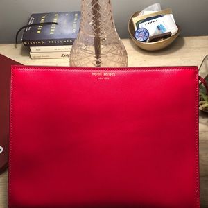 Henri bendel mint condition cosmetic clutch